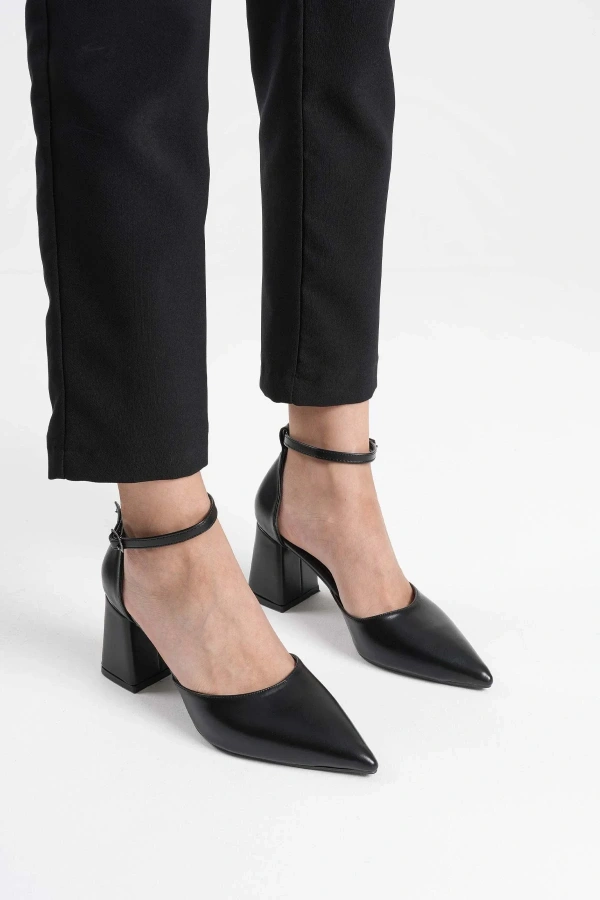 Doren Siyah Cilt Kadın Topuklu Ayakkabı