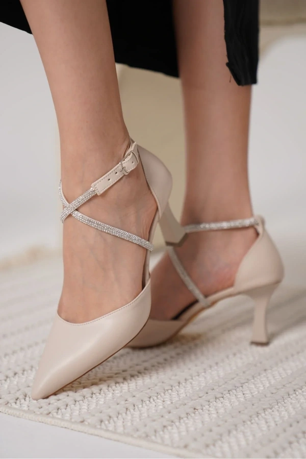 Fiona Taşlı Kadın Bej Topuklu Ayakkabı