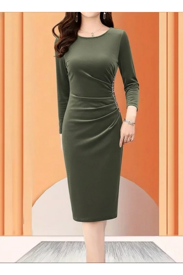 Kadın Uzun Kollu Bot Yaka Yanı Taş Detaylı Midi Kadife Elbise