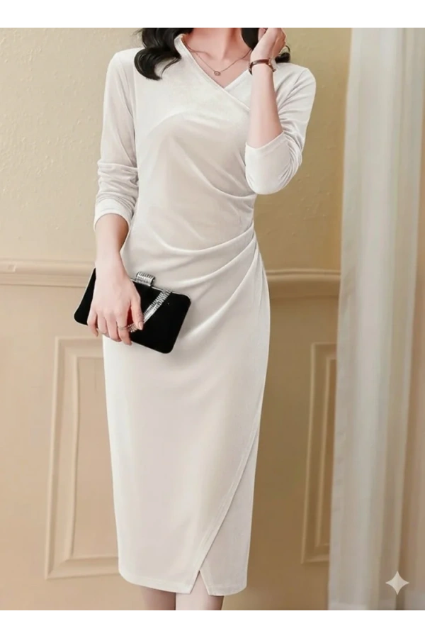 Kadın Uzun Kollu Kruvaze Yakalı Yandan Büzgülü önden çapraz Detaylı Midi Kadife Elbise