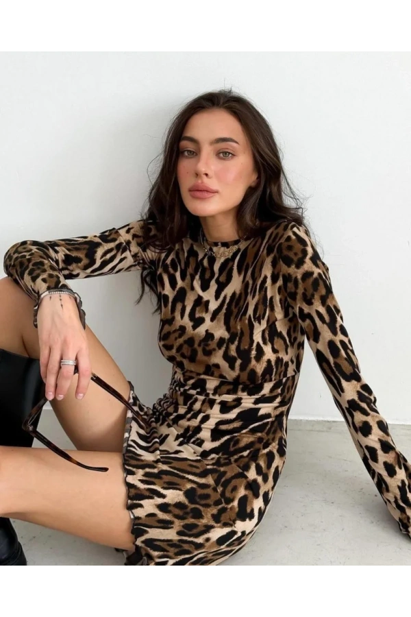 Kadın Uzun Kollu Sırtı Açık Bağlamalı Leopar Desenli Kısa Dalgıç Elbise