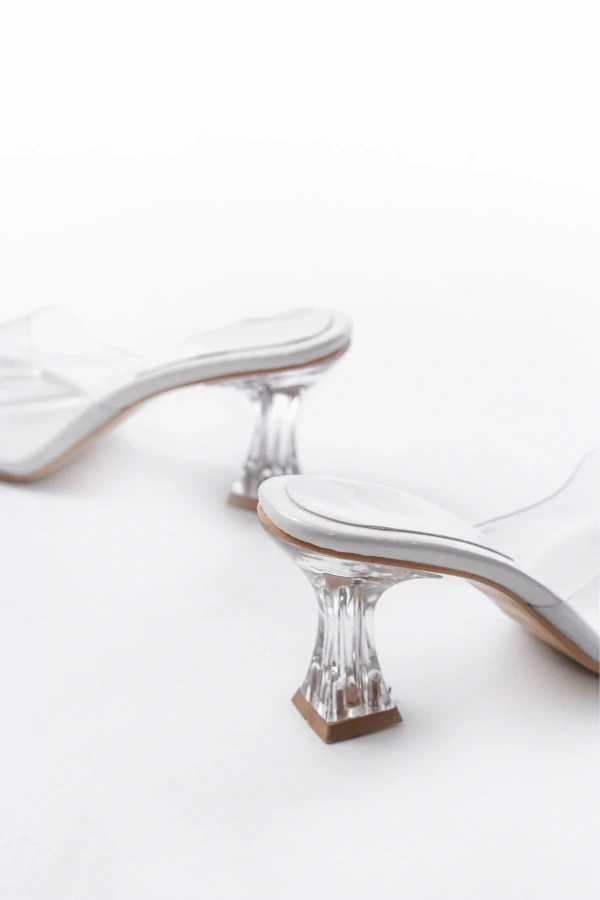 S-619 Beyaz Rugan Şeffaf Bantlı Şeffaf Topuklu Yuvarlak Burunlu Kadın Terlik