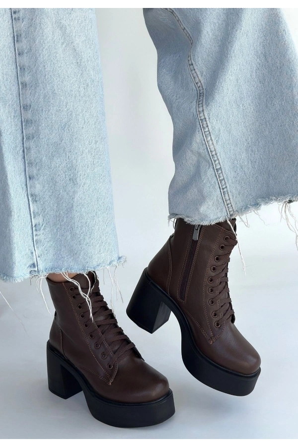 Tsan Kahverengi Cilt Bağcıklı Topuklu Bot