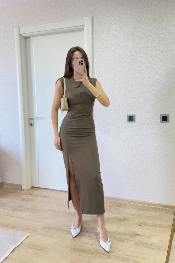 Yırtmaç Detaylı Sırtlı Kapalı Yandan Derin Yırtmaç Detaylı Kolsuz Elbise - Antrasit