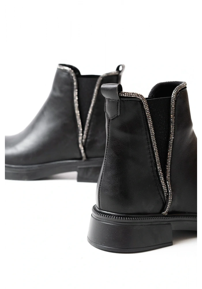 02-02 Siyah Taş Aksesuarlı Lastikli Günlük Kadın Bot