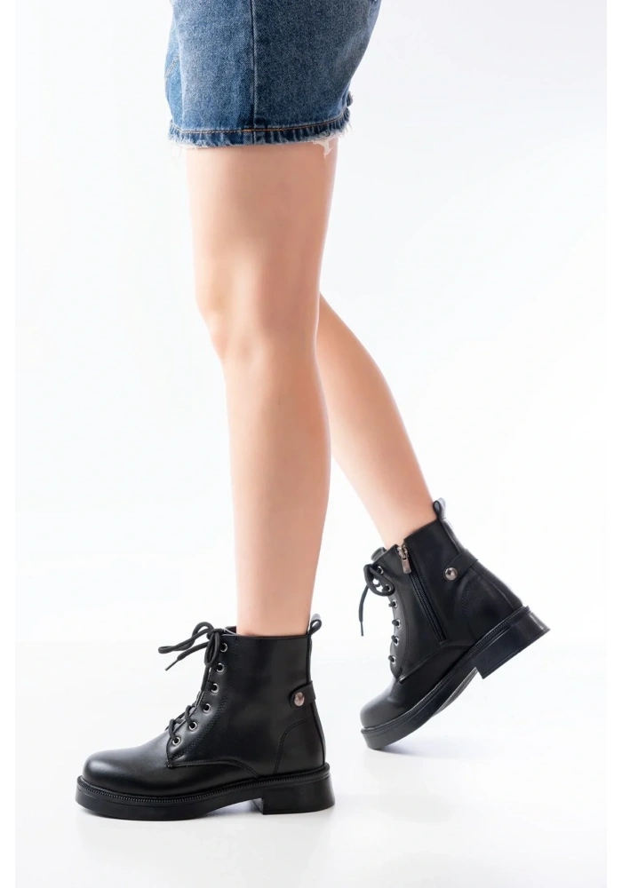 02-2003 Siyah Bağcıklı Fermuarlı Günlük Kadın Bot