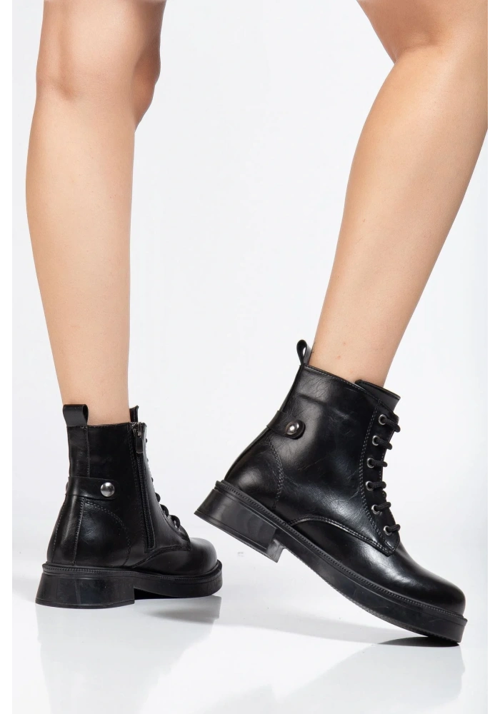 02-2003 Siyah Kırışık Rugan Bağcıklı Fermuarlı Günlük Kadın Bot