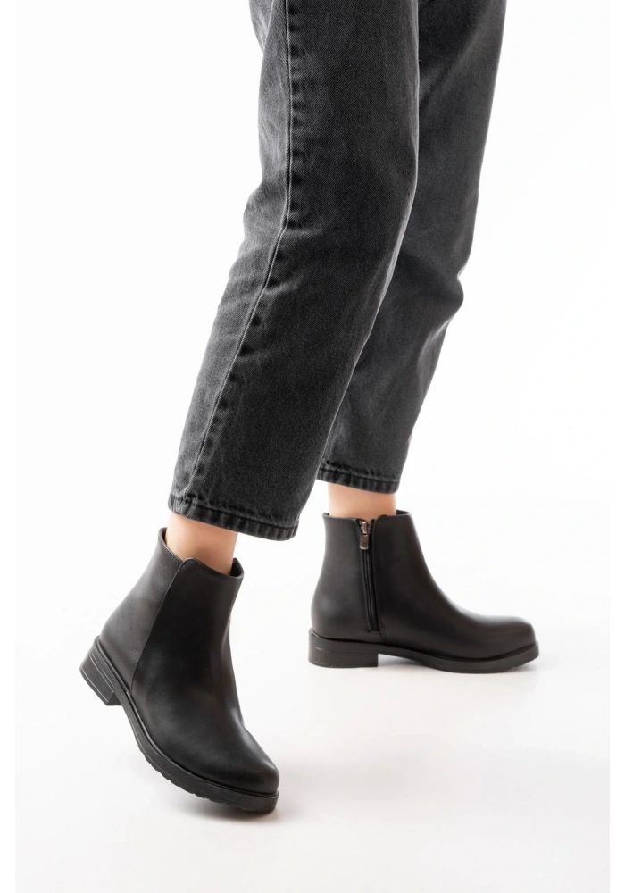 165-204 Siyah Fermuarlı Günlük Kadın Bot