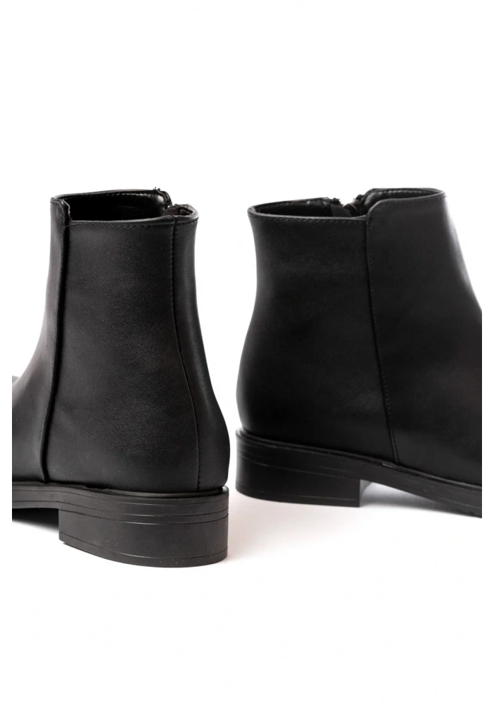 165-204 Siyah Fermuarlı Günlük Kadın Bot