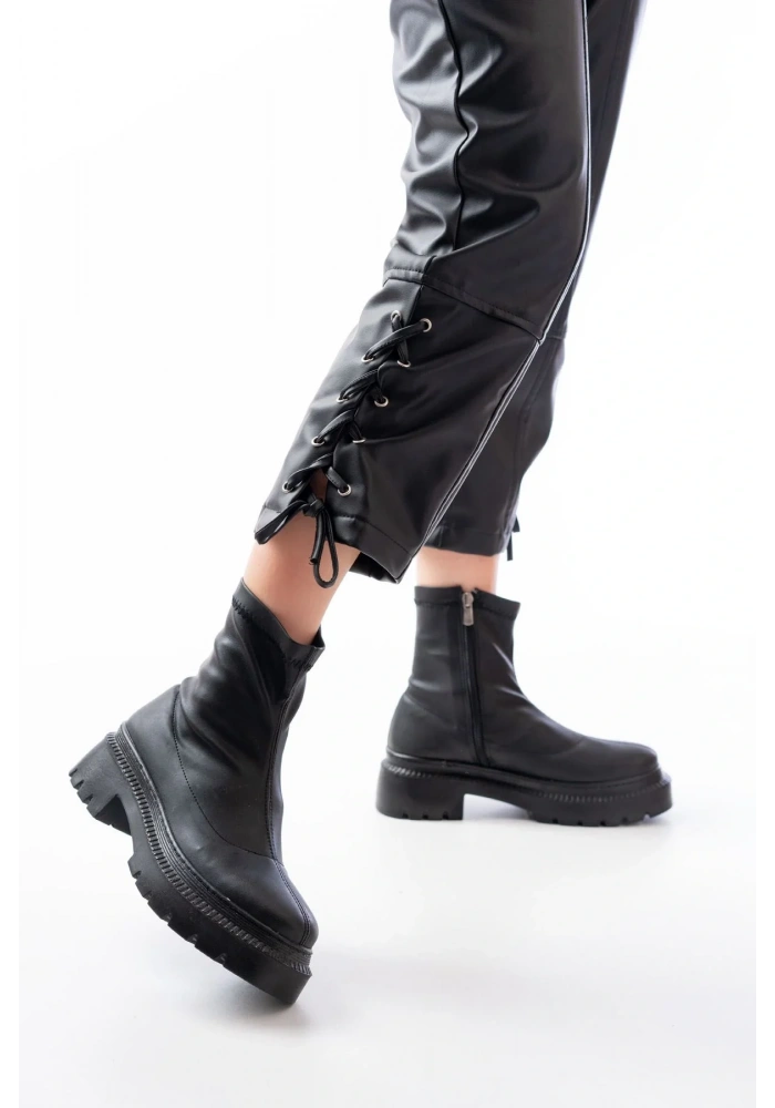 236-2011 Siyah Streç Fermuarlı Günlük Kadın Bot
