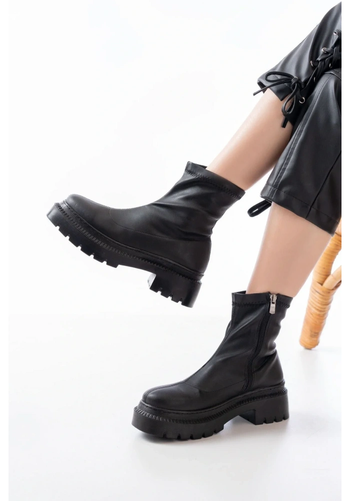 236-2011 Siyah Streç Fermuarlı Günlük Kadın Bot