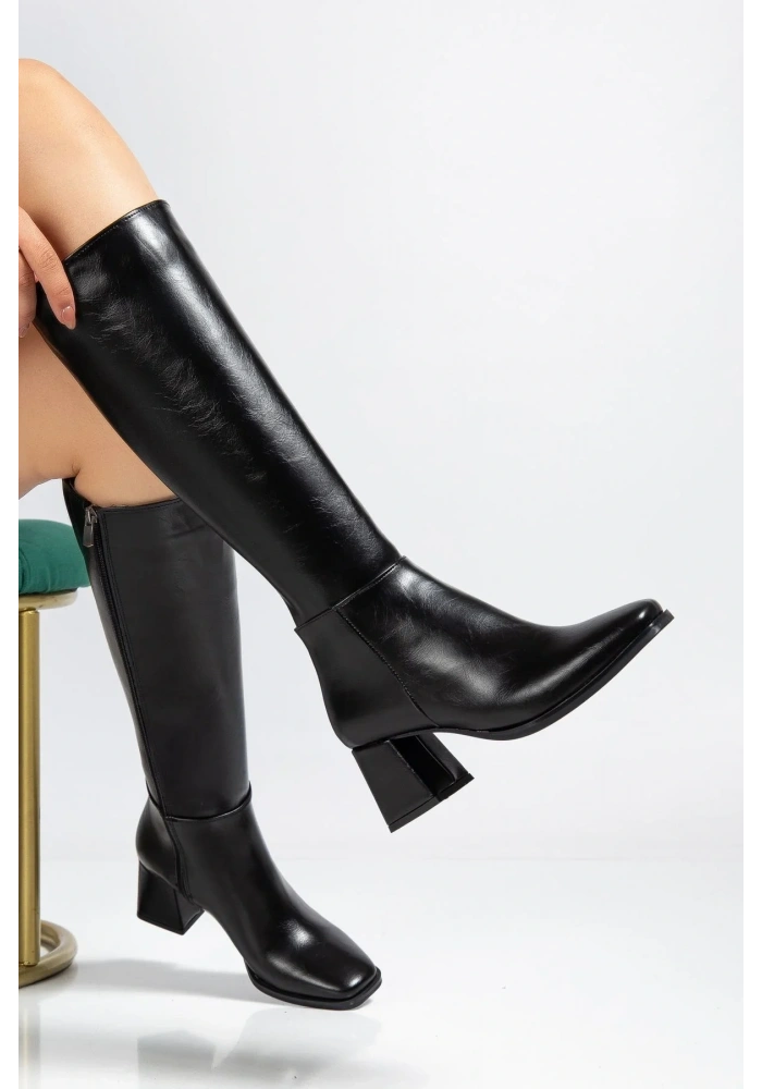 4804 Siyah Kırışık Fermuarlı Günlük Bayan Çizme