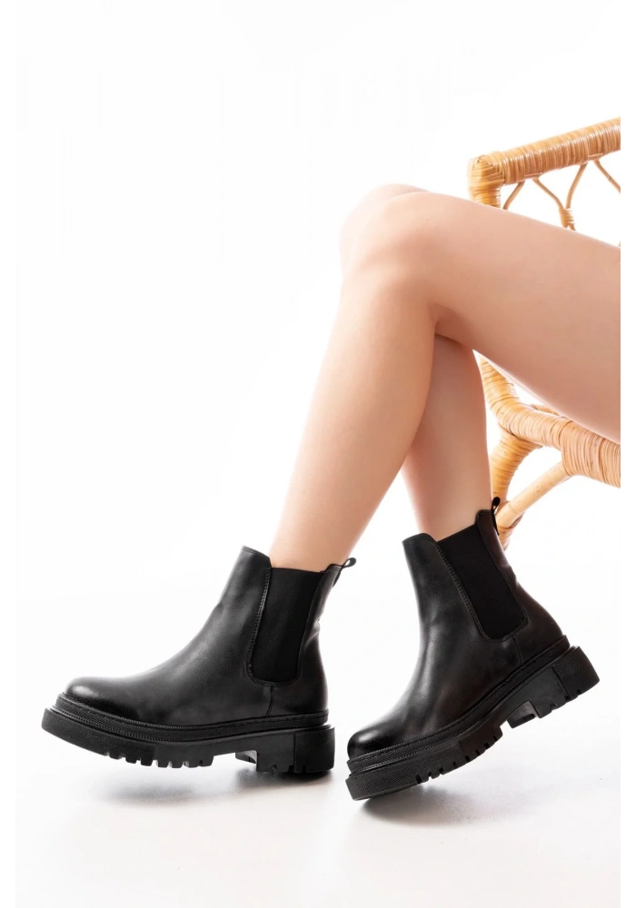 812-2137 Siyah Lastikli Günlük Kadın Bot