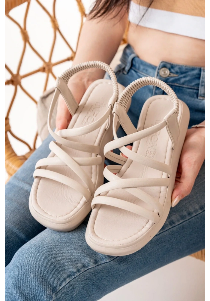 841-841 Bej Lastikli Kadın Günlük Sandalet