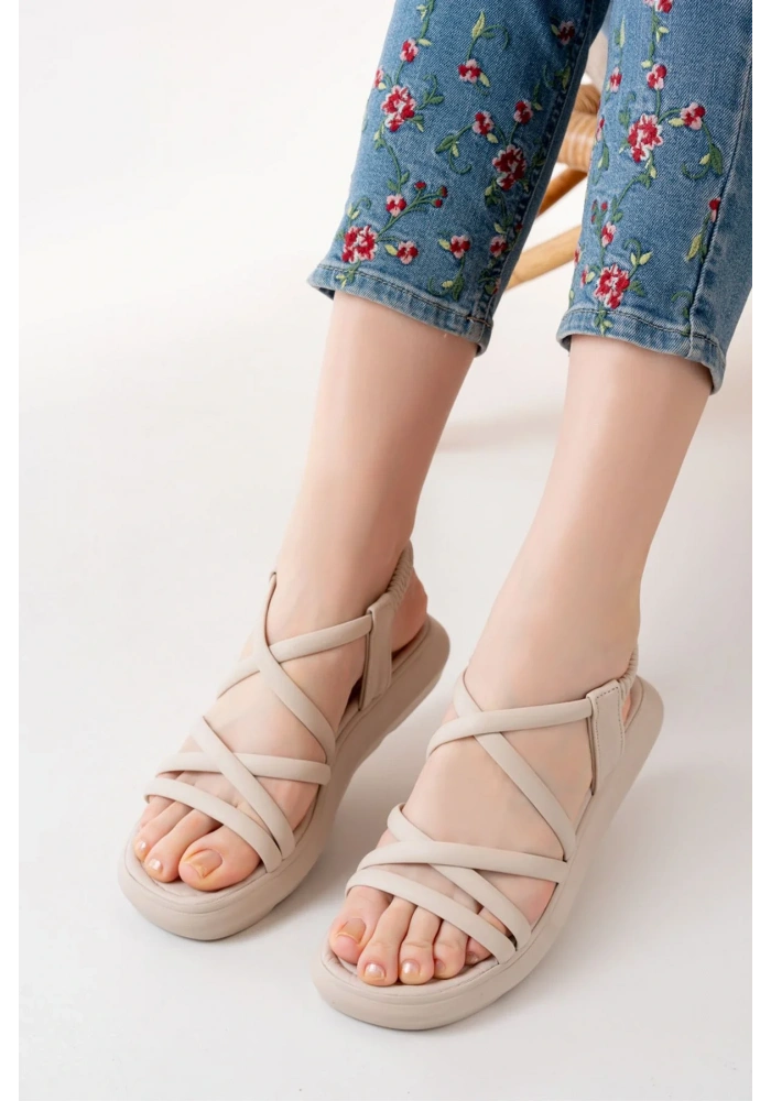 841-841 Bej Lastikli Kadın Günlük Sandalet