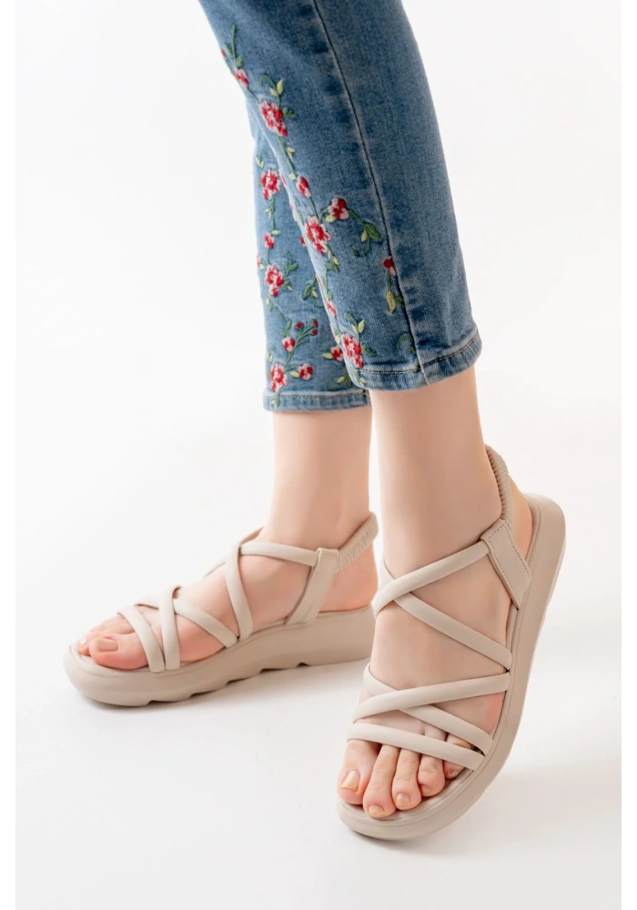 841-841 Bej Lastikli Kadın Günlük Sandalet