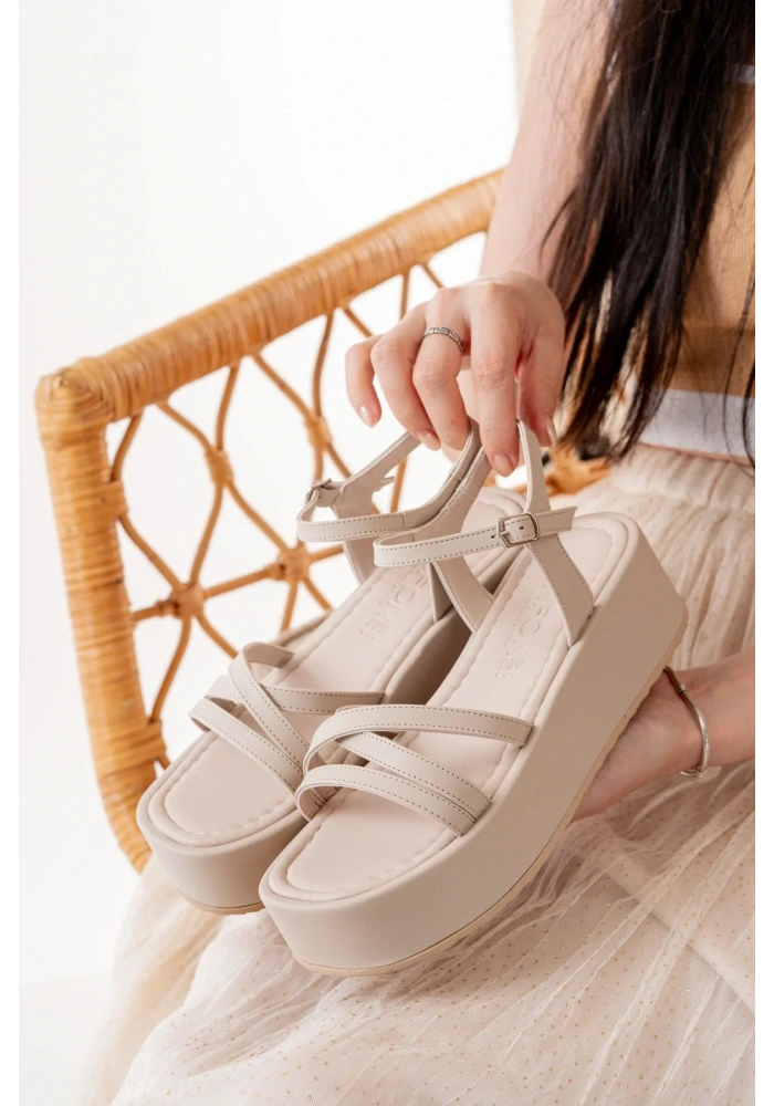 861-1016 Bej Dolgu Kadın Sandalet