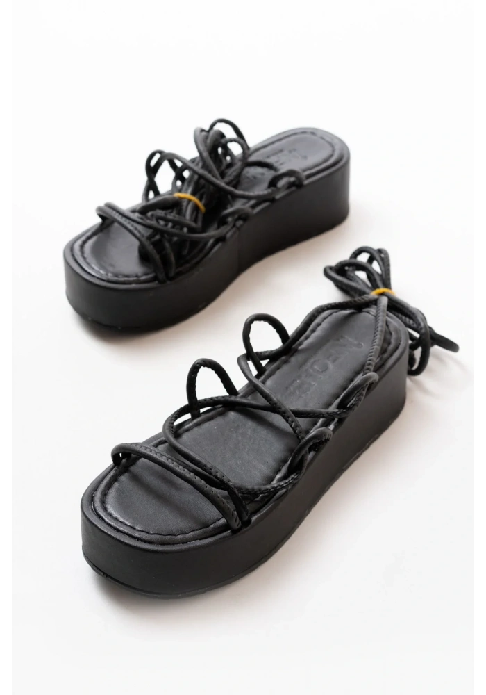 861-1021 Siyah Dolgu Kadın Sandalet