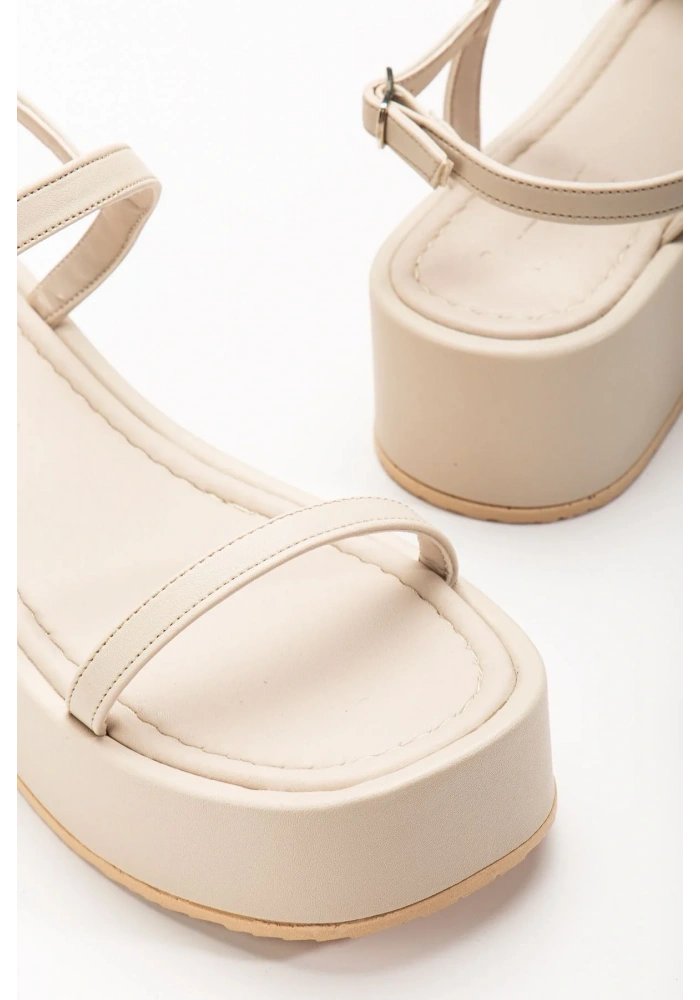 861-1027 Bej Dolgu Topuk Kadın Sandalet