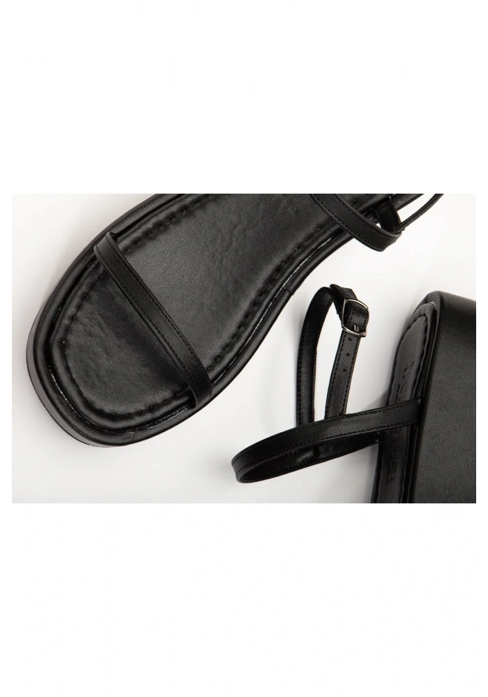 861-1027 Siyah Dolgu Topuk Kadın Sandalet