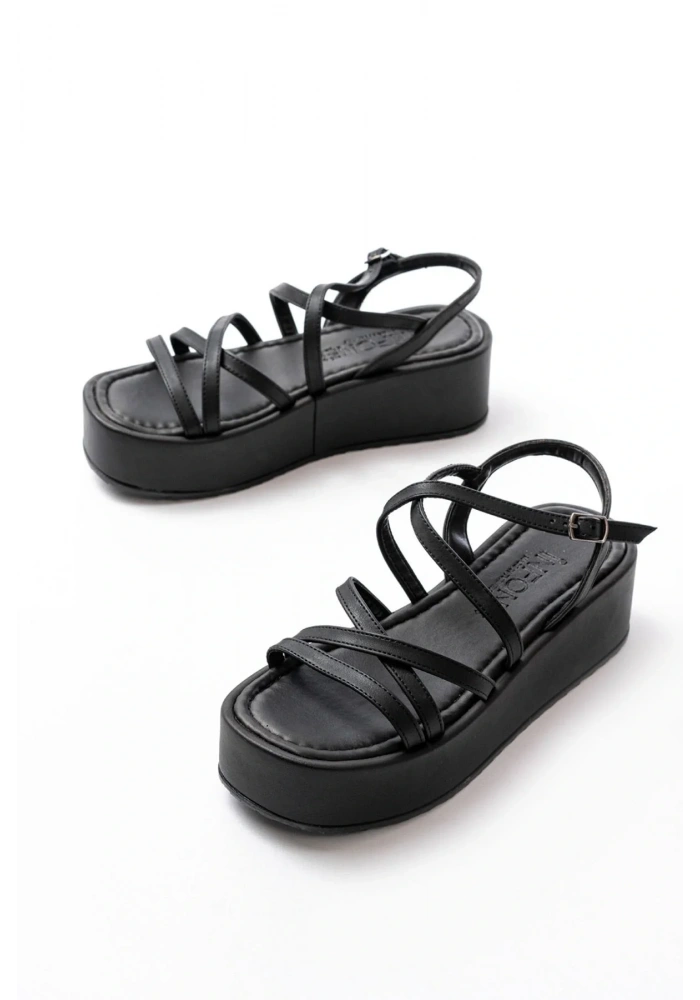 861-1029 Siyah Dolgu Kadın Sandalet