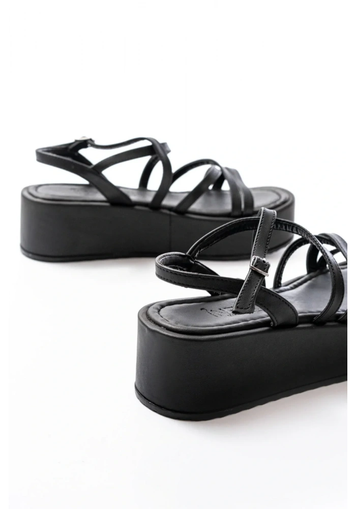 861-1029 Siyah Dolgu Kadın Sandalet