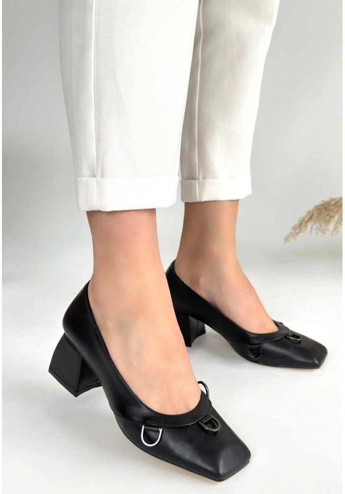 Cande Siyah Cilt Topuklu Ayakkabı