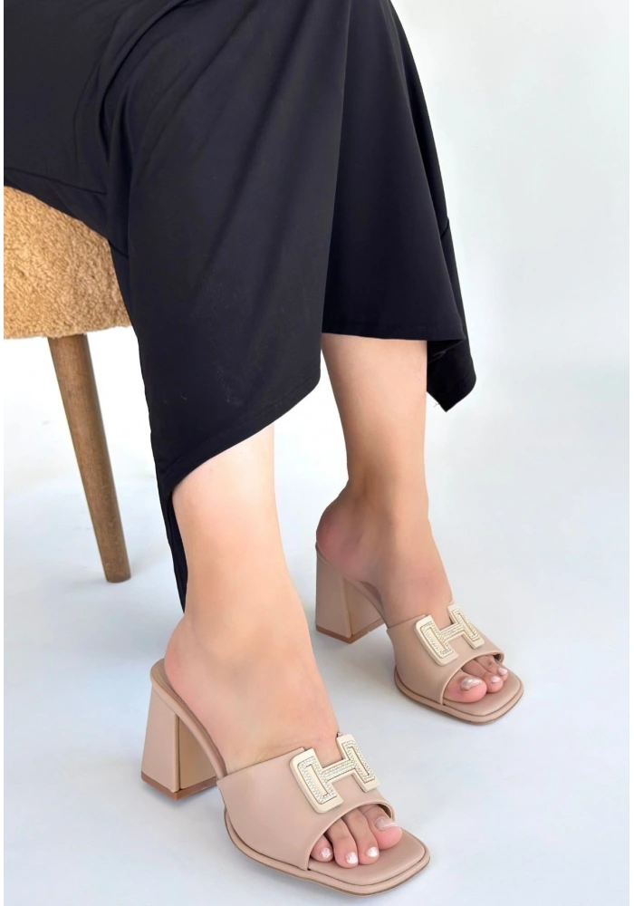 Caren Bej Cilt Topuklu Terlik