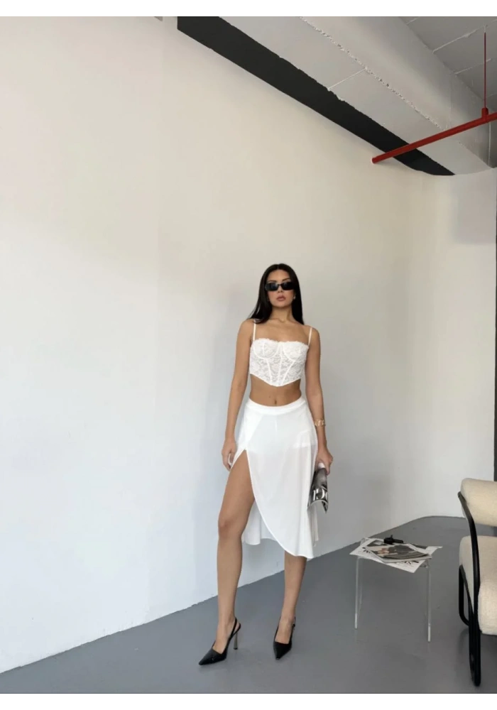 Çepli Şortlu Yırtmaçlı Etek - Beyaz