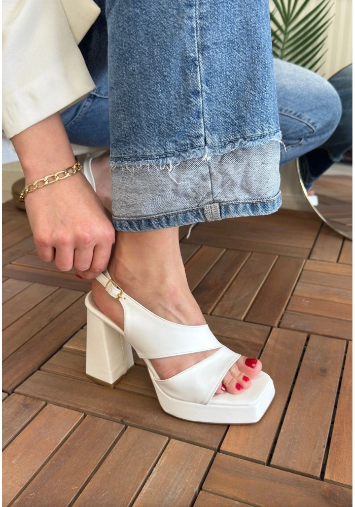 Cica Beyaz Cilt Topuklu Ayakkabı