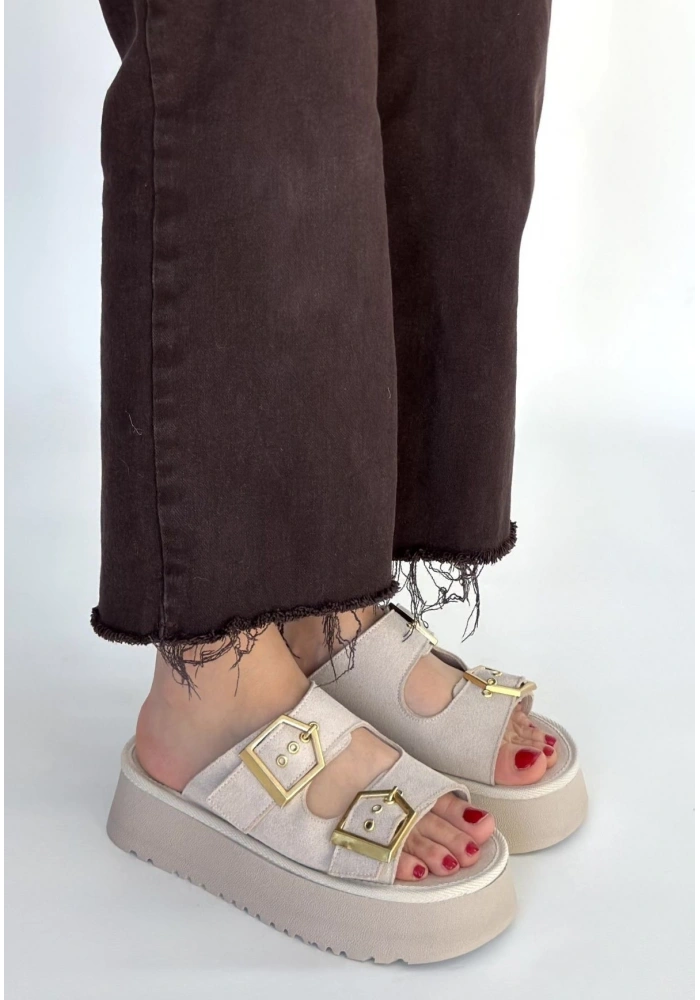 Coer Bej Süet Çift Tokalı Terlik