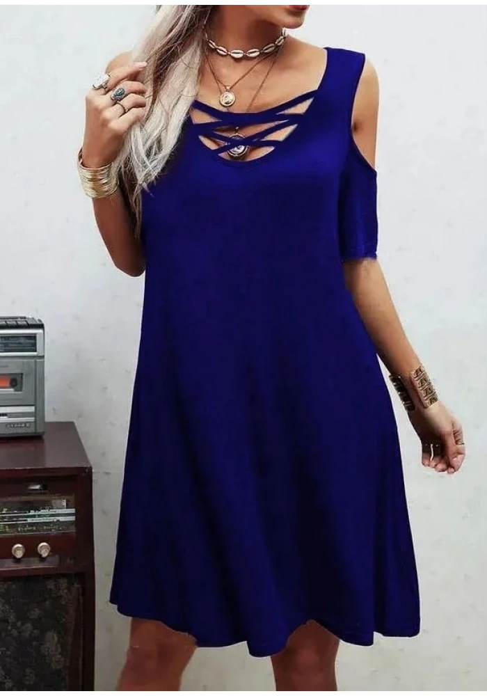 Dekolteli Bağcık Detay Viskon Kumaş Elbise