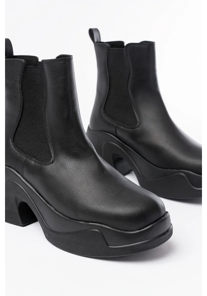 FZ-2400 Siyah Yüksek Tabanlı Lastikli Günlük Kadın Bot