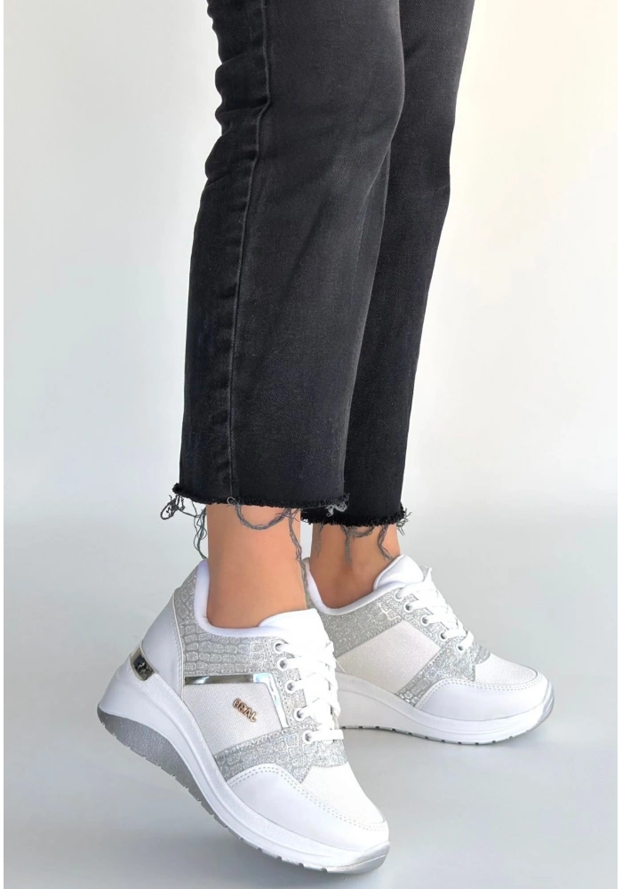 Geja Beyaz Cilt Bağcıklı Spor Ayakkabı