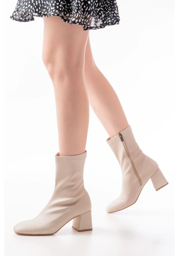 HC-2700 Bej Topuklu Fermuarlı Kadın Bot