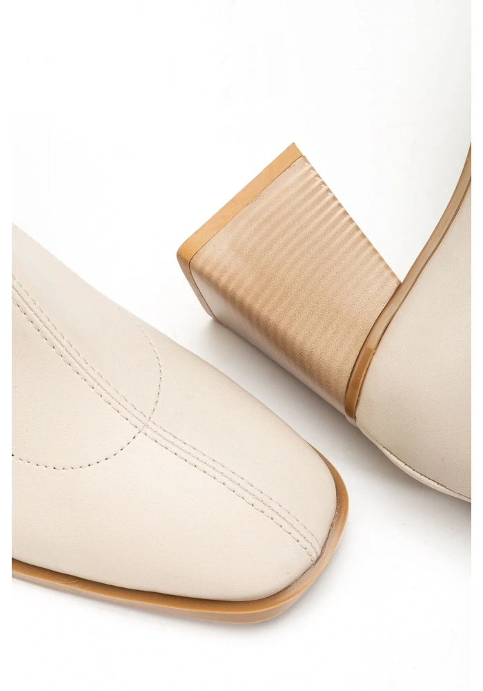 HC-2700 Bej Topuklu Fermuarlı Kadın Bot