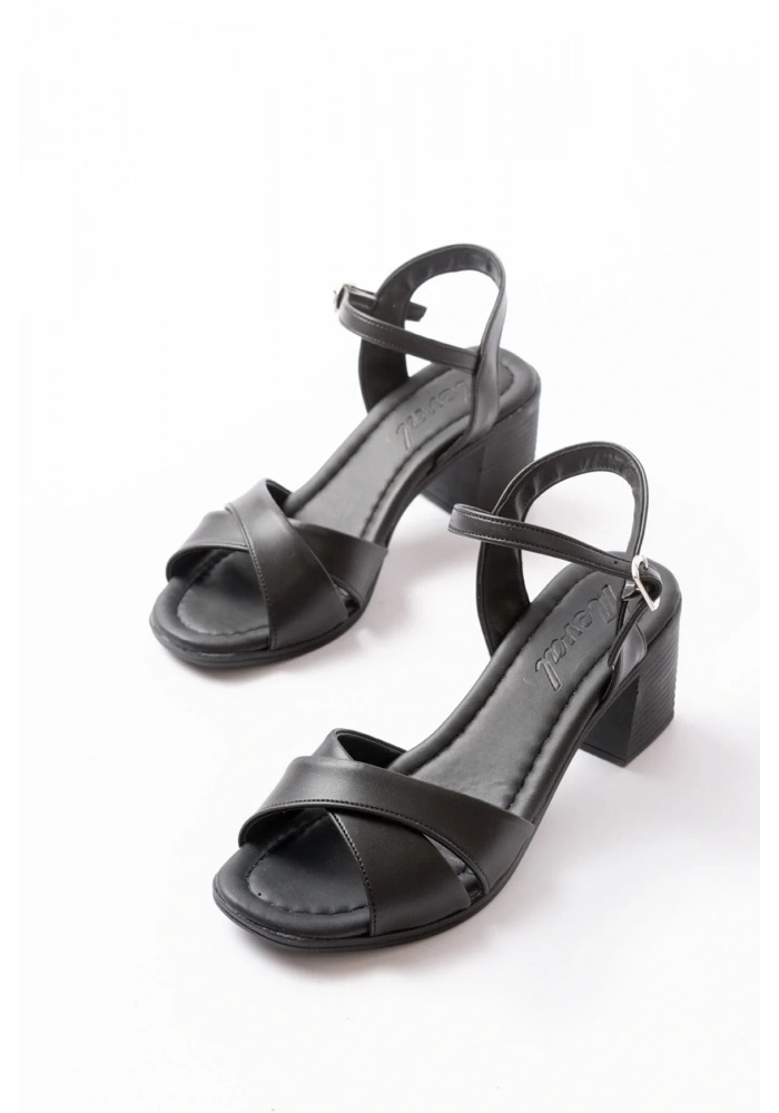 K-11 Siyah Günlük Çapraz Topuklu Kadın Sandalet