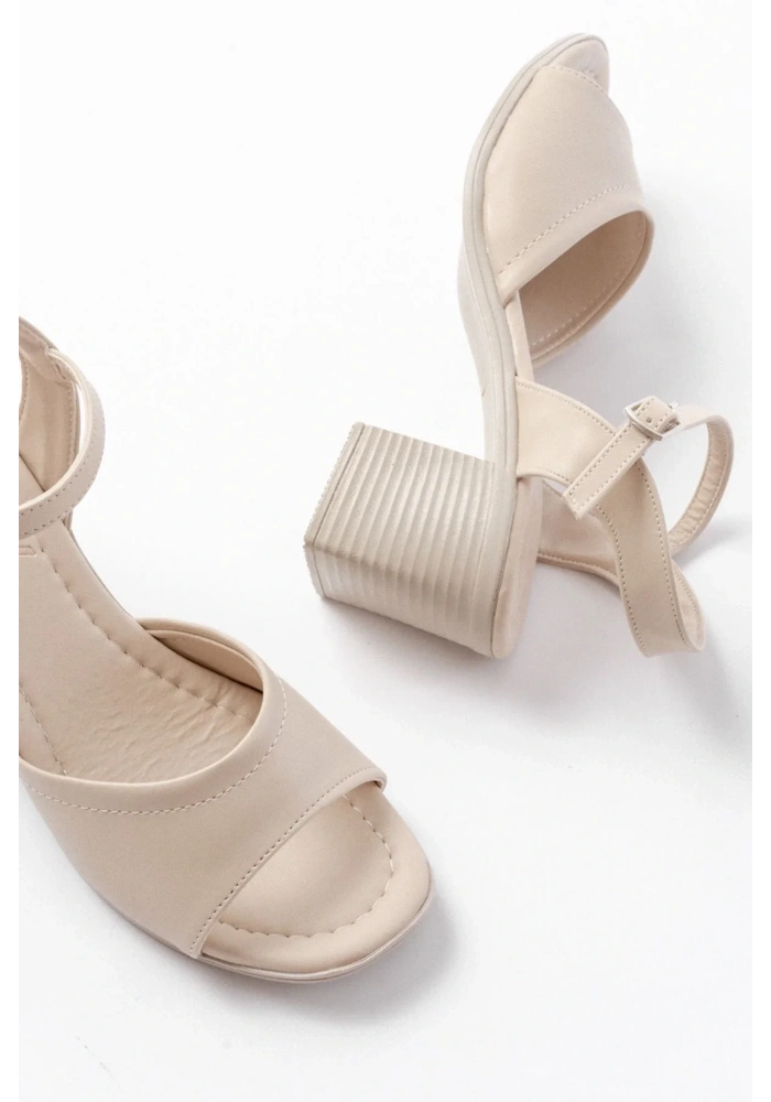 K-13 Bej Günlük  Topuklu Kadın Sandalet