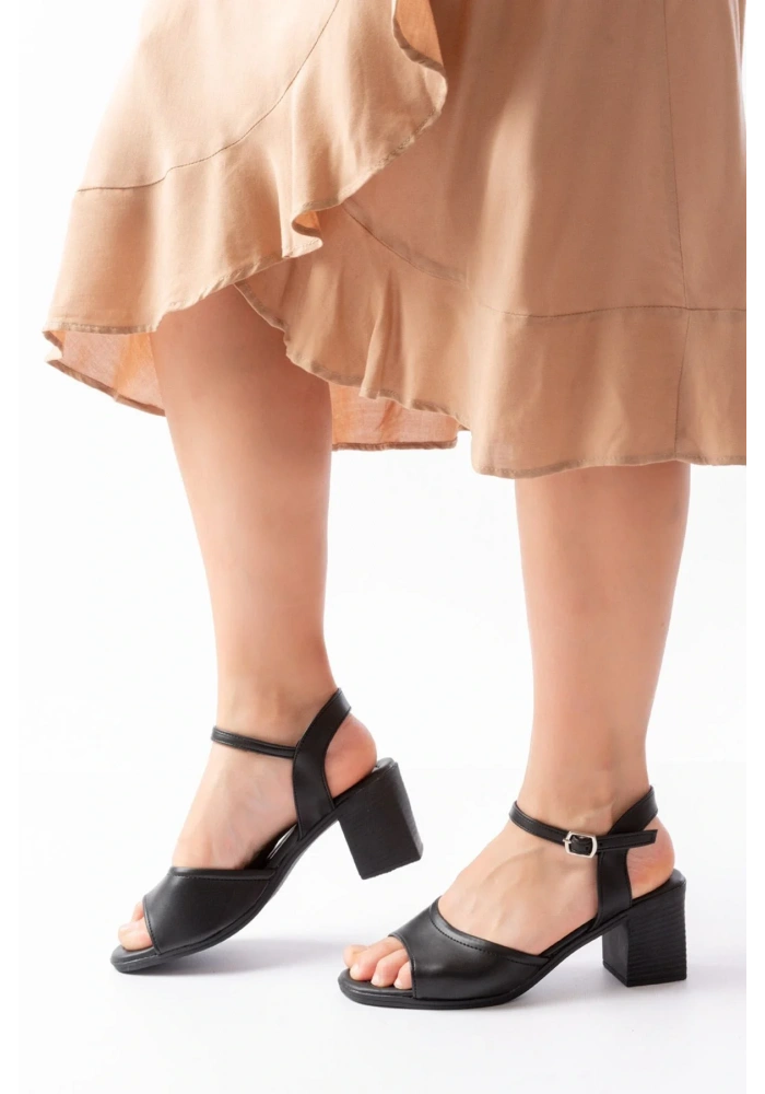 K-13 Siyah Günlük  Topuklu Kadın Sandalet