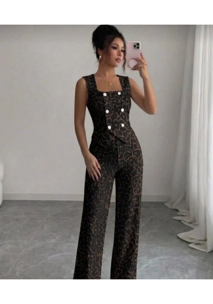 Kadın Düğmeli Bürümcük Kumaş Takım