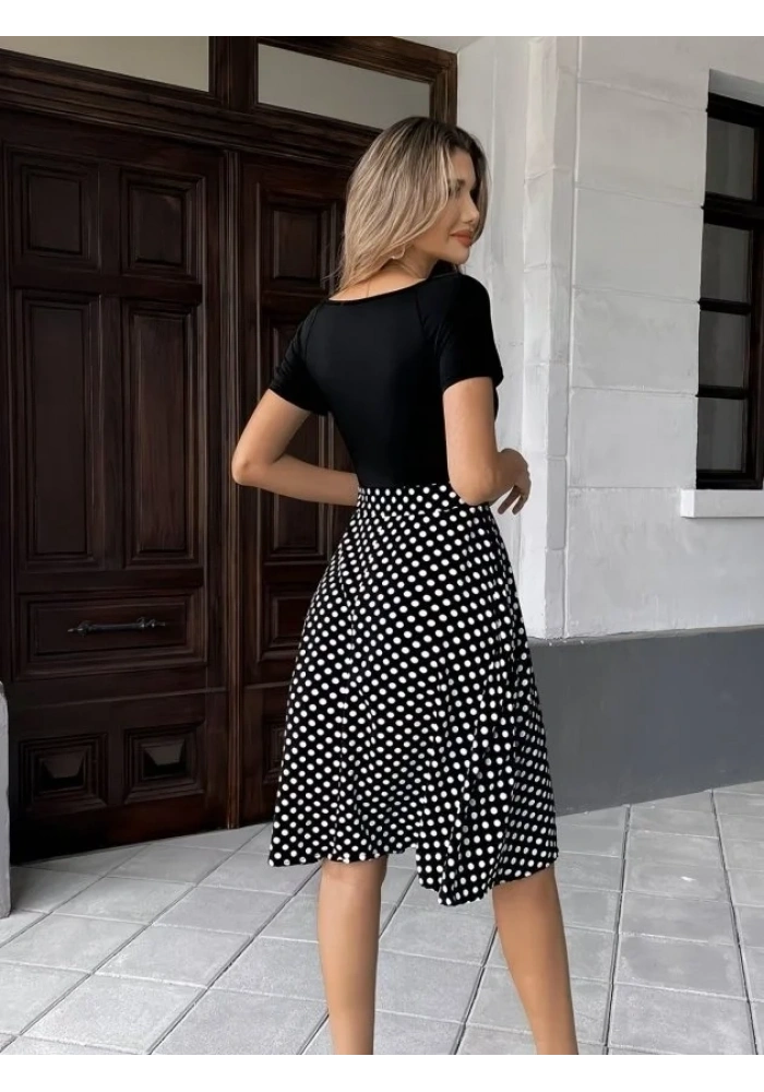 Kadın Kısa Kollu V Yakalı üst Viskon Alt Puantiyeli Kısa örme Krep Elbise