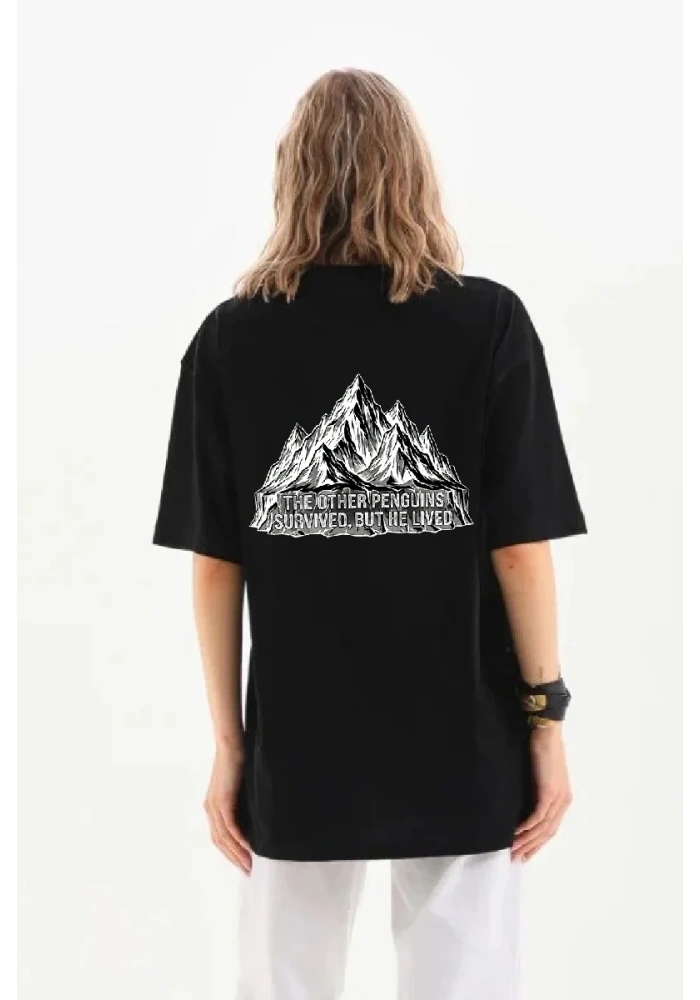 Kadın Nihilist Penguen Temalı Oversize Bisiklet Yaka Tişört - Siyah