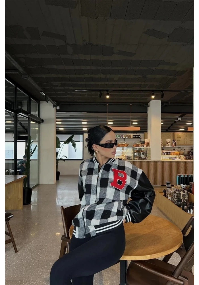 Kadın Pötikare Desen Harf Nakışlı Kolej Ceket - Siyah