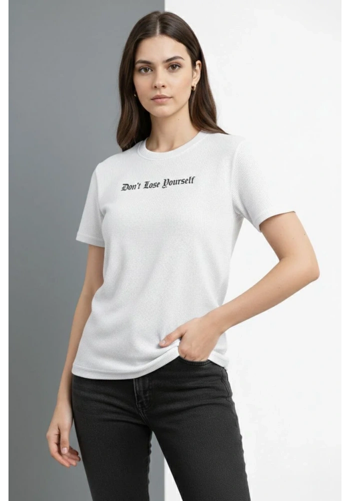 Kadın Wafıl Kumaş Tişört Regular Kalıp Bisiklet Yaka Baskılı Günlük Basic T-Shirt - Beyaz