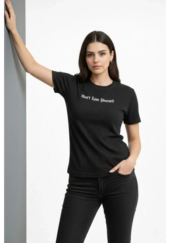 Kadın Wafıl Kumaş Tişört Regular Kalıp Bisiklet Yaka Baskılı T-Shirt - Siyah
