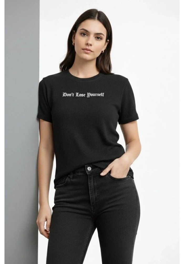 Kadın Wafıl Kumaş Tişört Regular Kalıp Bisiklet Yaka Baskılı T-Shirt - Siyah