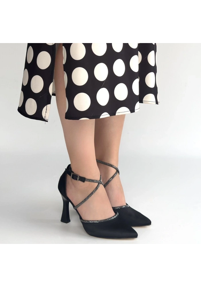 Kanji Siyah Saten Topuklu Ayakkabı