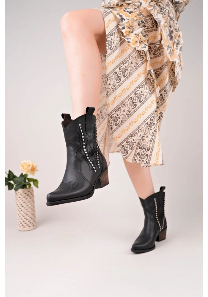 Matin Siyah Cilt Topuklu Bot