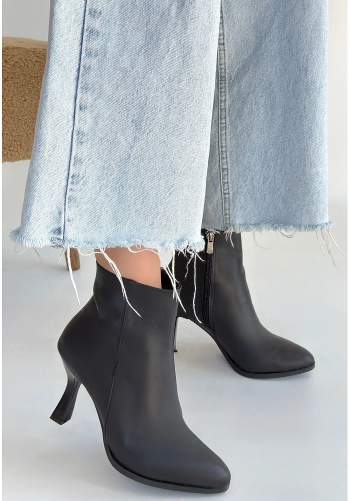 Mişha Siyah Cilt Topuklu Bot