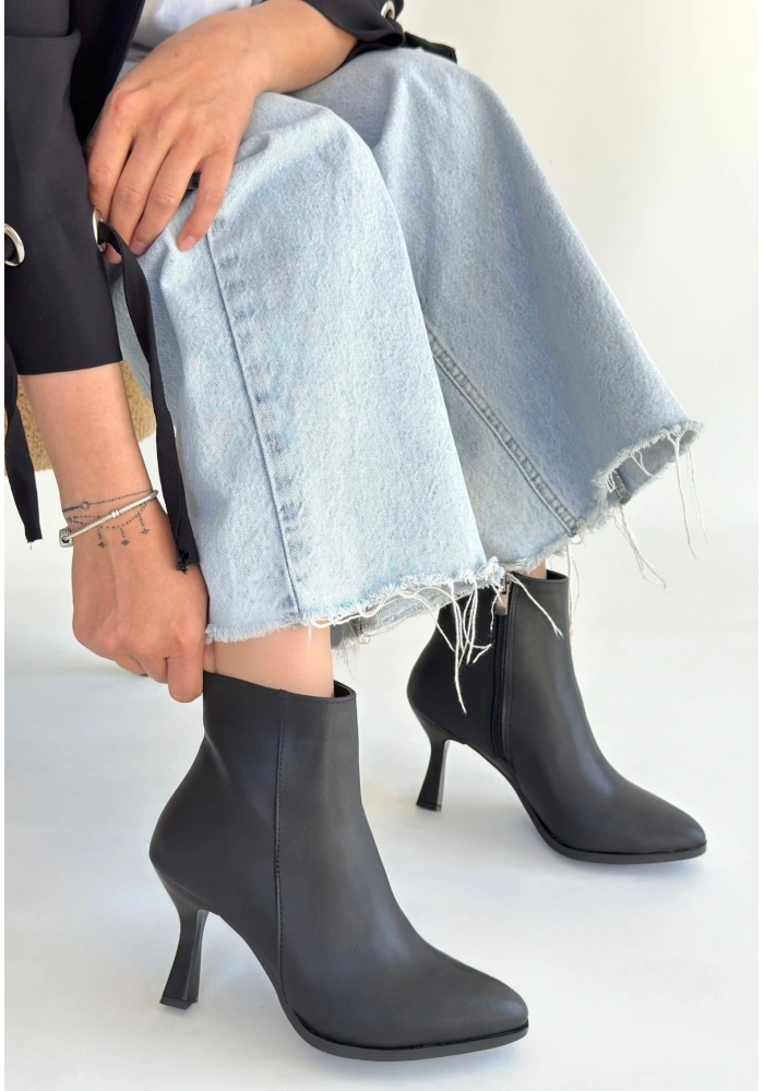 Mişha Siyah Cilt Topuklu Bot
